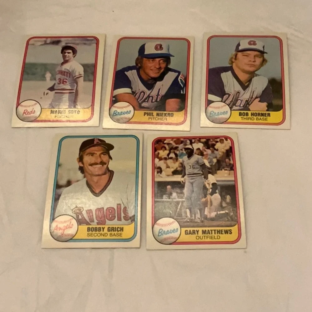 Bundle of Baseball Cards Lot 39